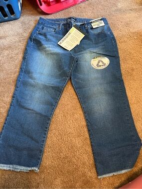 d. jeans Relaxed Fit Blue Denim Jeans with Frayed Hem